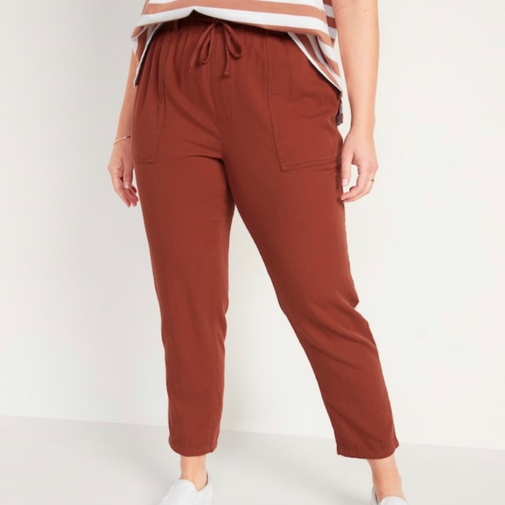 NEW W/ TAG: Size XL Old Navy: High-Waisted Textured-Twill Utility Ankle Pants